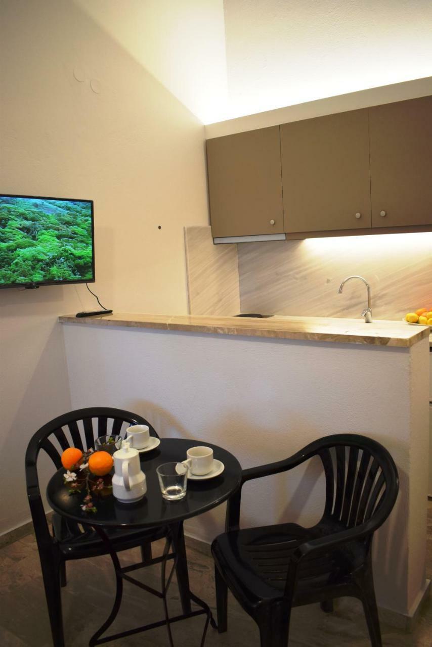 Studio Candia Luaran gambar